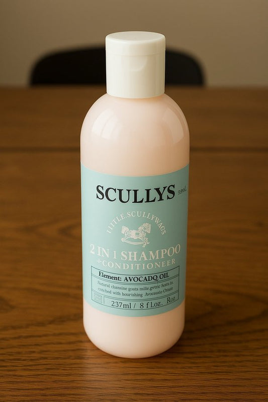 Scullys Baby 2-i-1 Schampo – 250 ml flaska med blå etikett